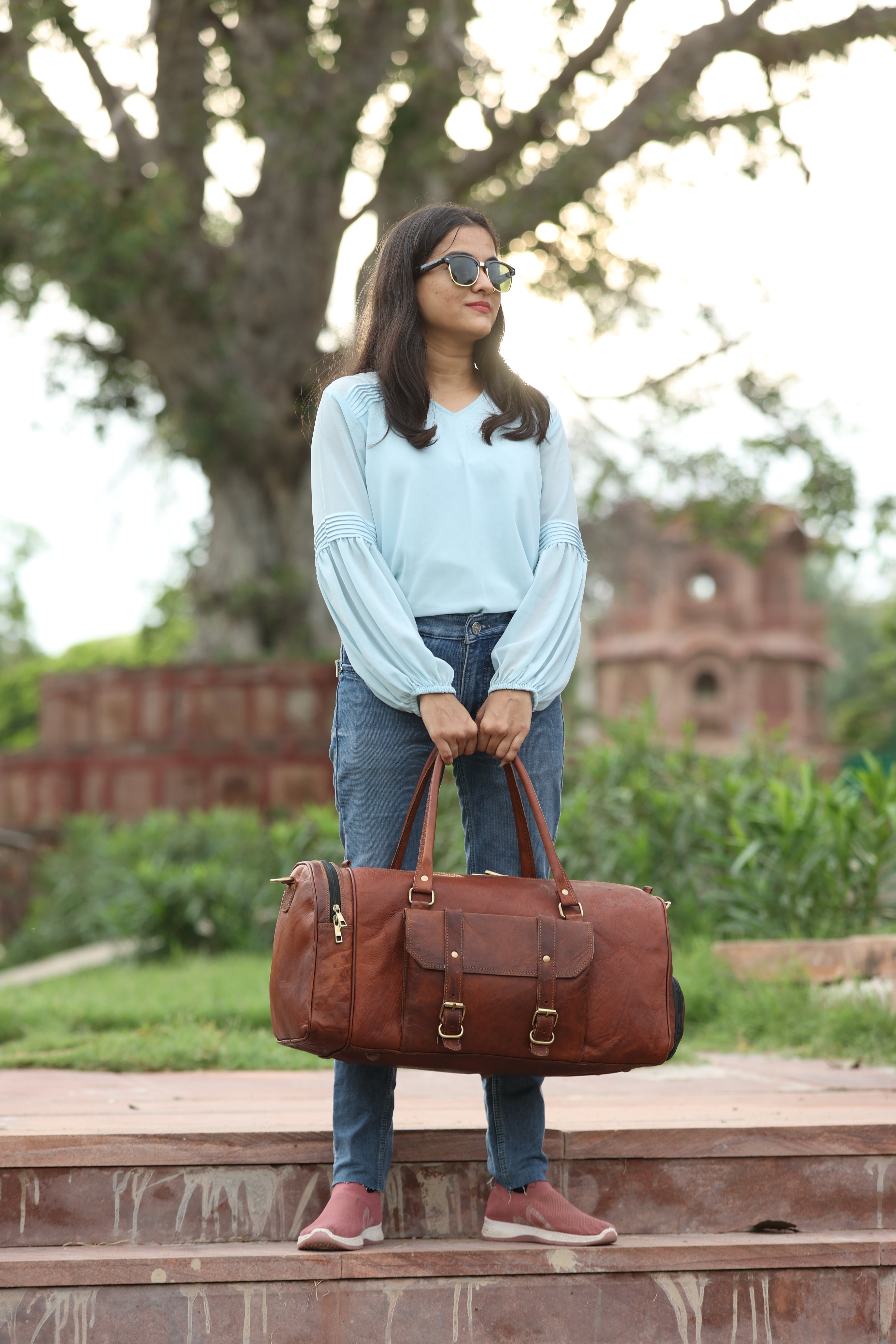 DEKVIO Leather Gym Duffle Bag with Shoe Compartment | Handcrafted Genuine Leather Weekender | Men & Women | Brown, Coffee, Tan, Black