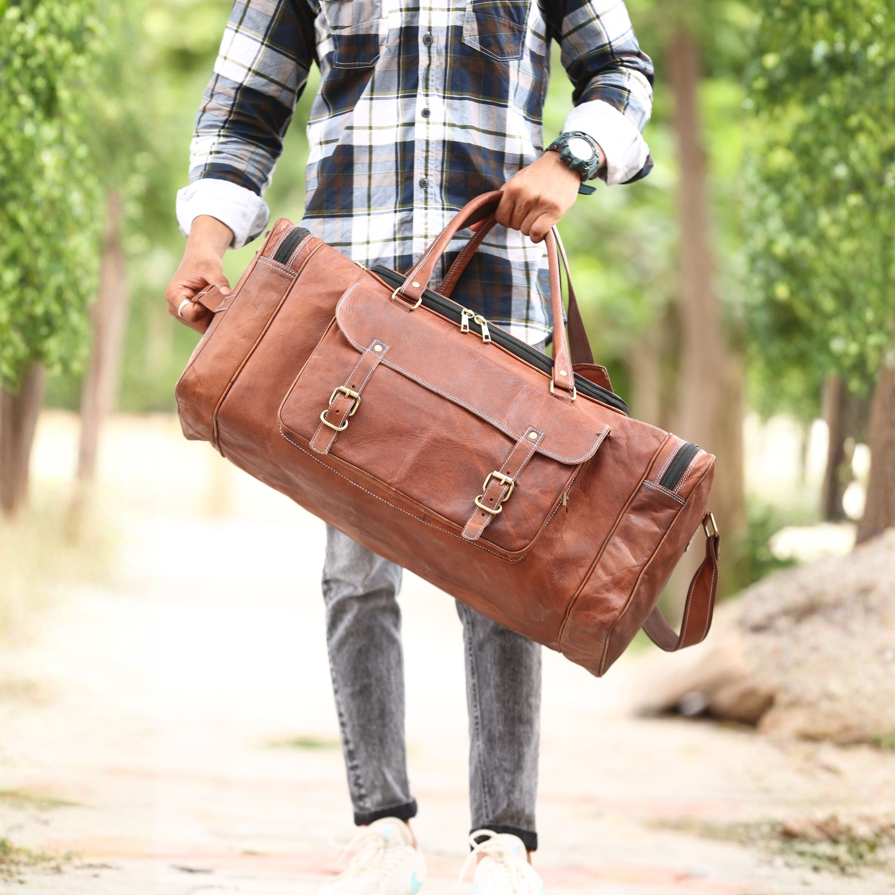 DEKVIO 24" Handcrafted Genuine Leather Duffle Bag | Vintage Travel Holdall | Men & Women | Brown, Coffee, Tan, Black